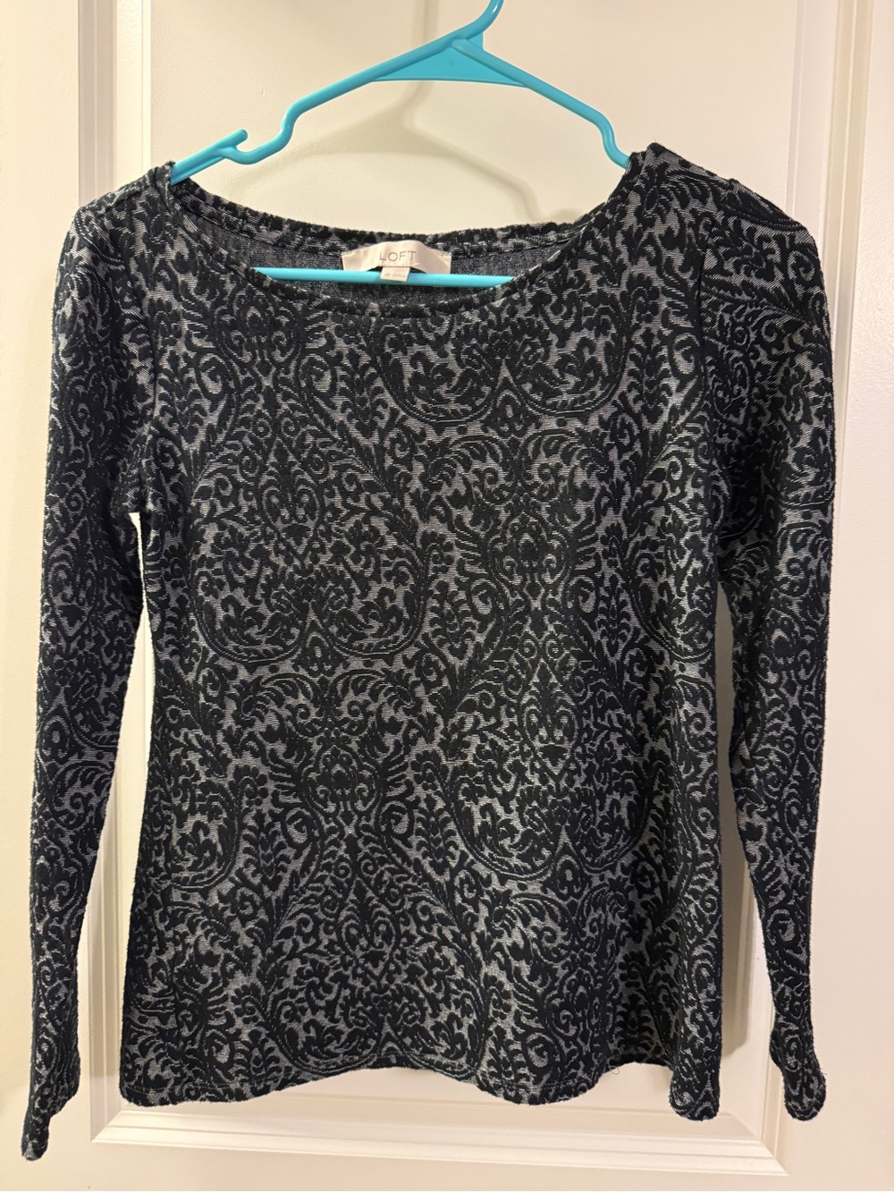 LOFT Black & Gray Damask Knit Top